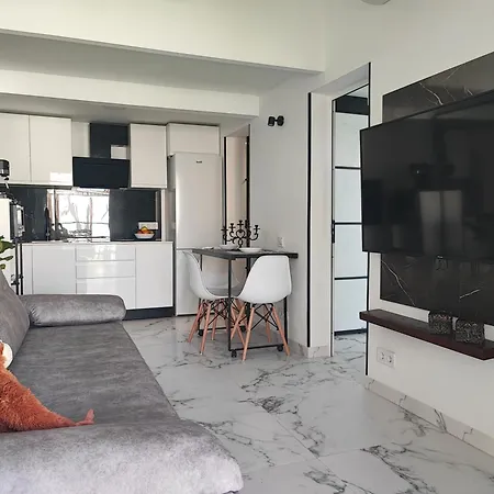 Privado Junto Al Yumbo Centre Apartment *
